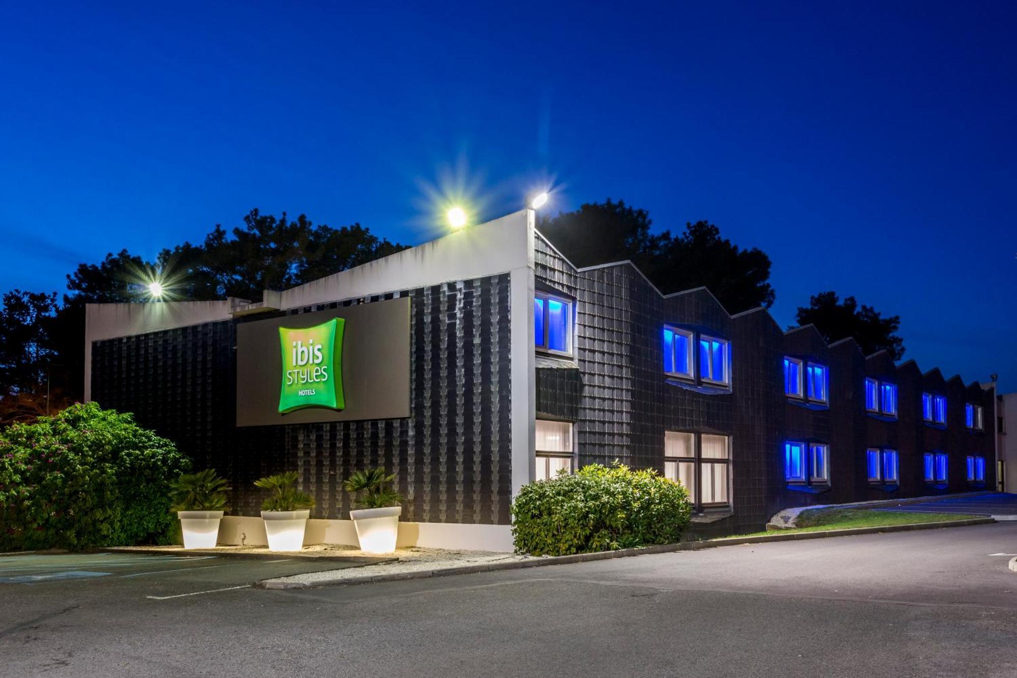 Hotel Ibis Styles Lorient Caudan Exterior foto